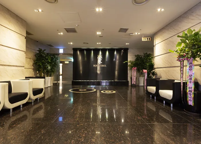 Tirol Hotel 3*
