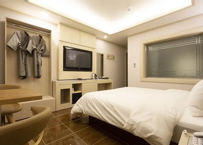 Hotel Tirol 3*
